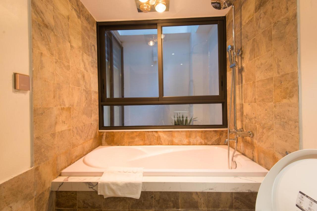 22Housing Hotel & Apartment 81 Linh Lang Ханой Екстер'єр фото